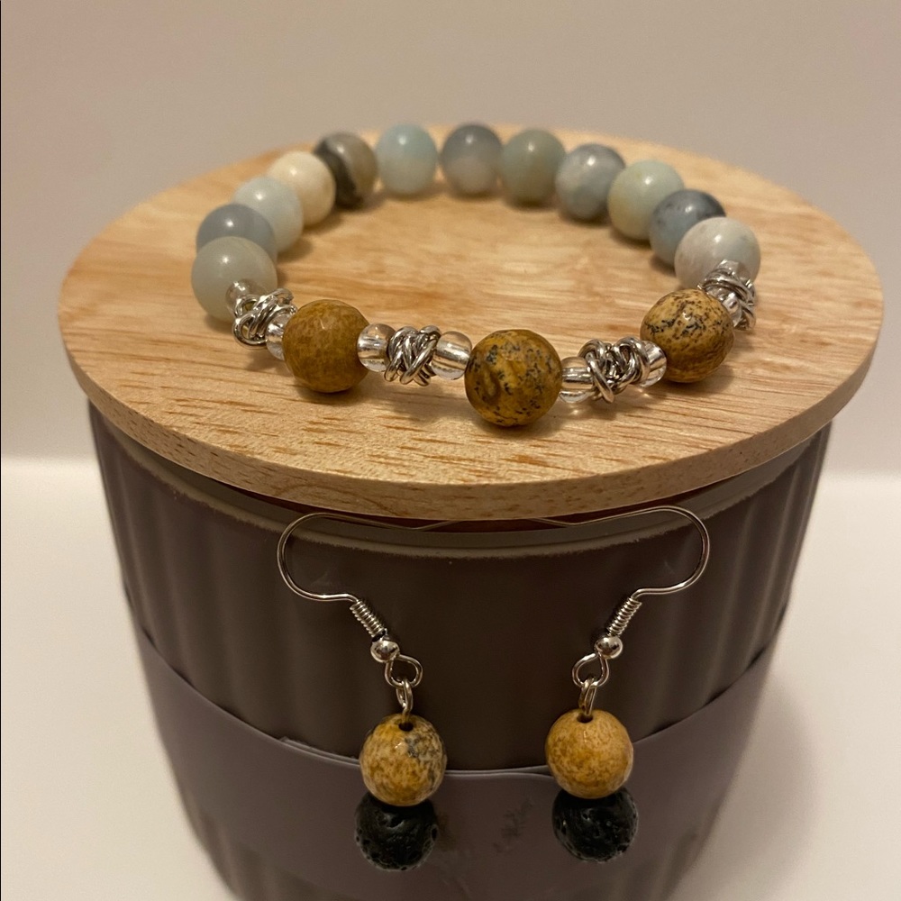 Genuine healing crystal bracelet and earring set.